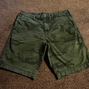 American Eagle camo shorts